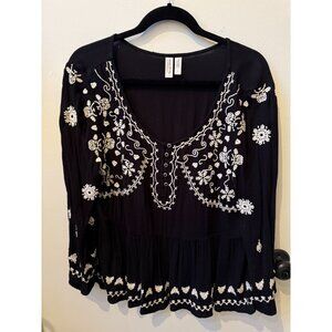 Anthropologie ~ Meadow Rue ~ Women's Black Embroidered Top ~ Long Sleeve ~ Size